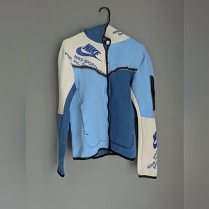 Nike youth small blue and white color black hoodie 20 x 33 x 24